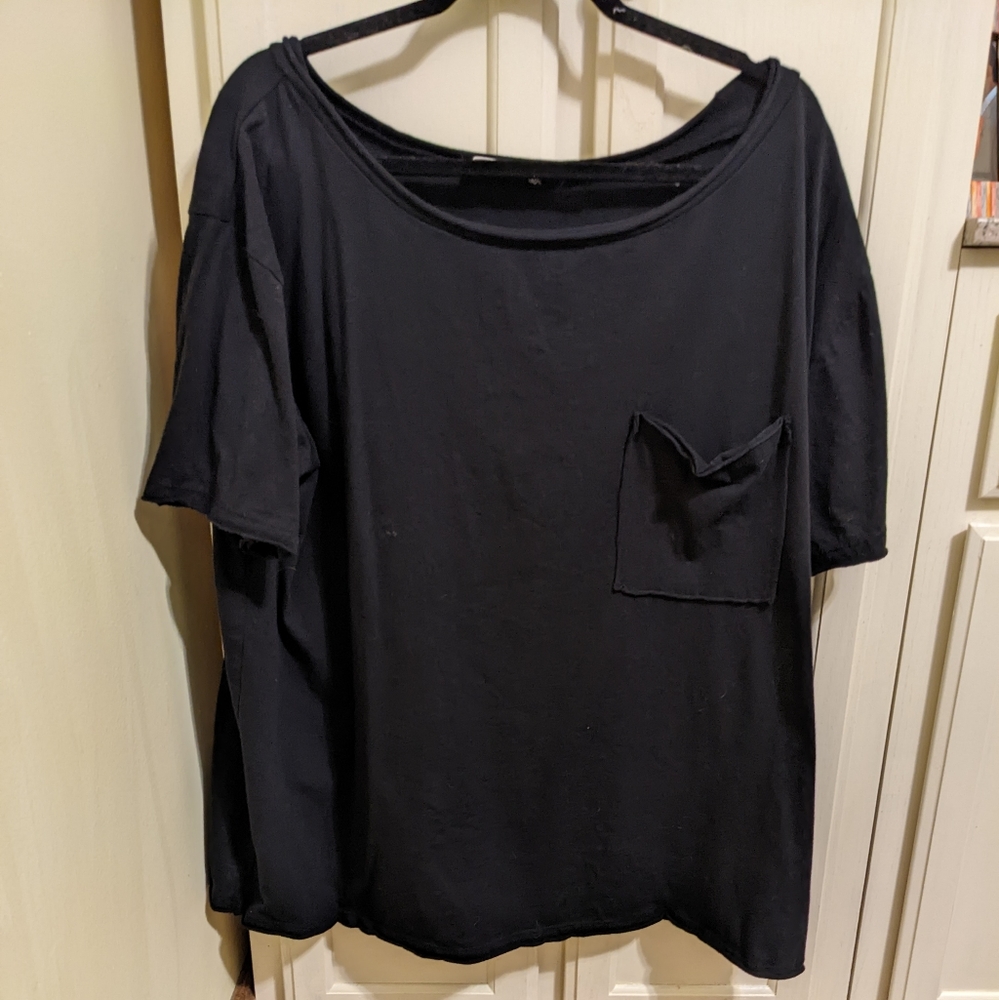 Gently Pre-loved Zenana oversized  boyfriend tee 🖤